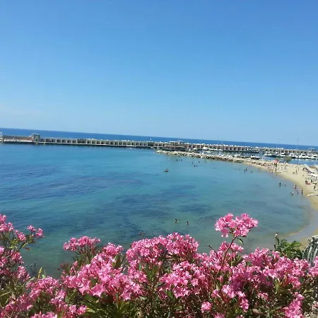 L'incanto Del Mare Bed & Breakfast 3*